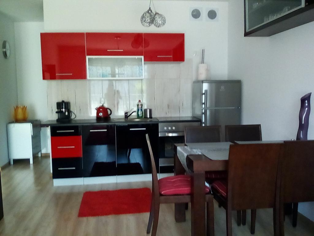 Karmazynowy Apartament Nad Morzem Apartment Kolobrzeg Exterior photo